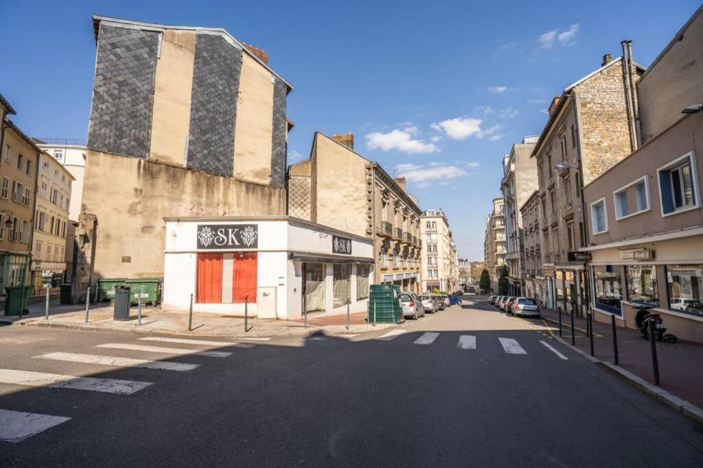 La Veilleuse - Appartement Au Coeur Du Centre Ville Limoges Exteriör bild